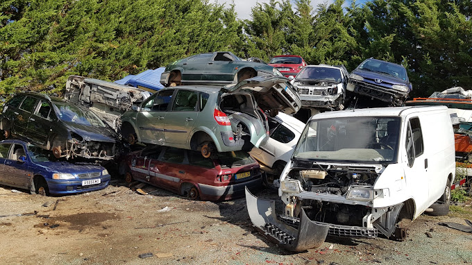 Aperçu des activités de la casse automobile AUTOMOBILES MARTIN située à LA CAVALERIE (12230)